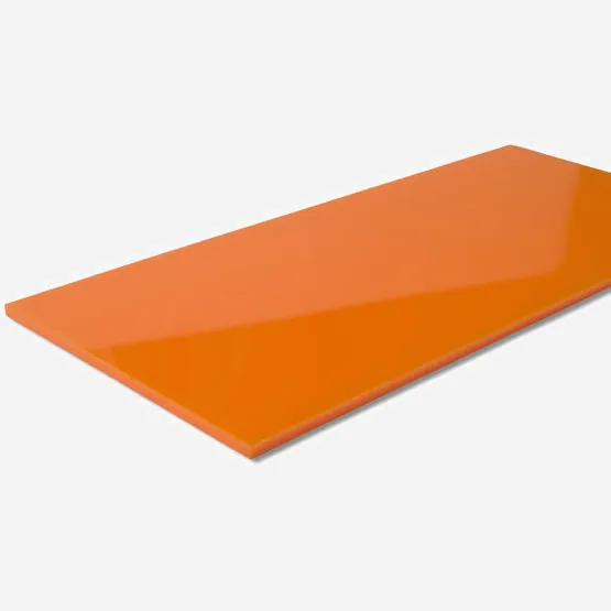 Chants de découpe de Verre acrylique GS en gros plan